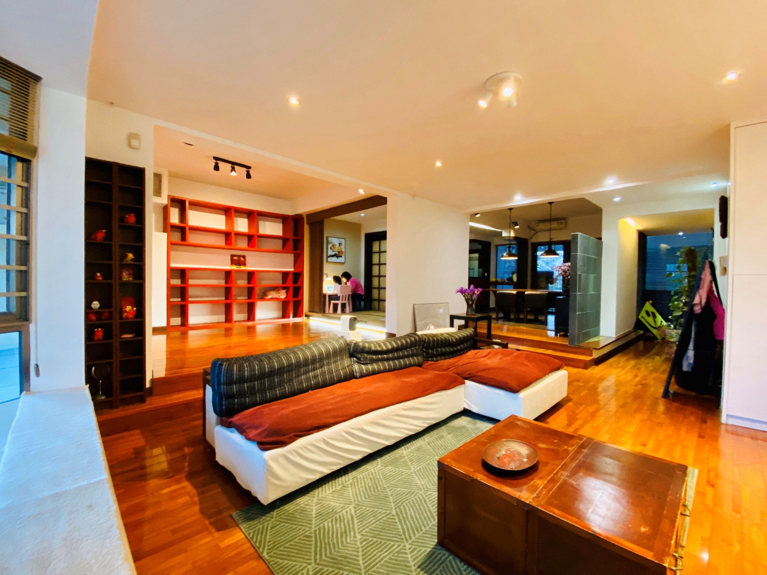 Featured image for “Beautifully decorated apartment in Riviera 瑞河耶納”