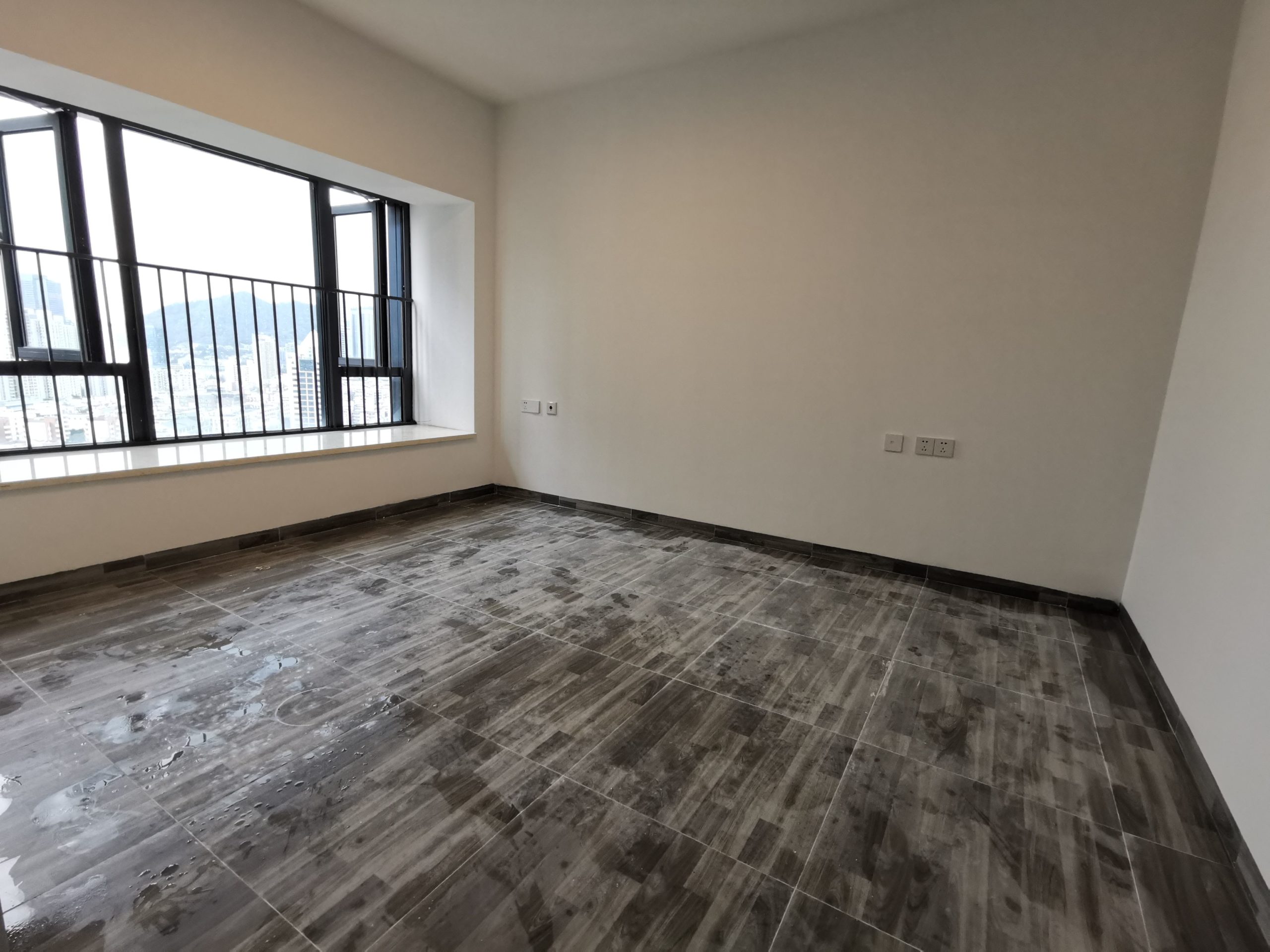 Featured image for “Brand new apt with 3bedrooms in high floor , nearby Dongjiaotou metro station”