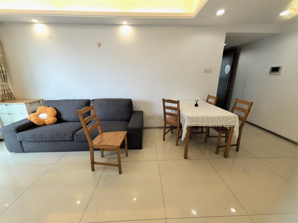 Featured image for “western style apt with 2bdrs in high floor nearby The Dongjiaotou metro station”
