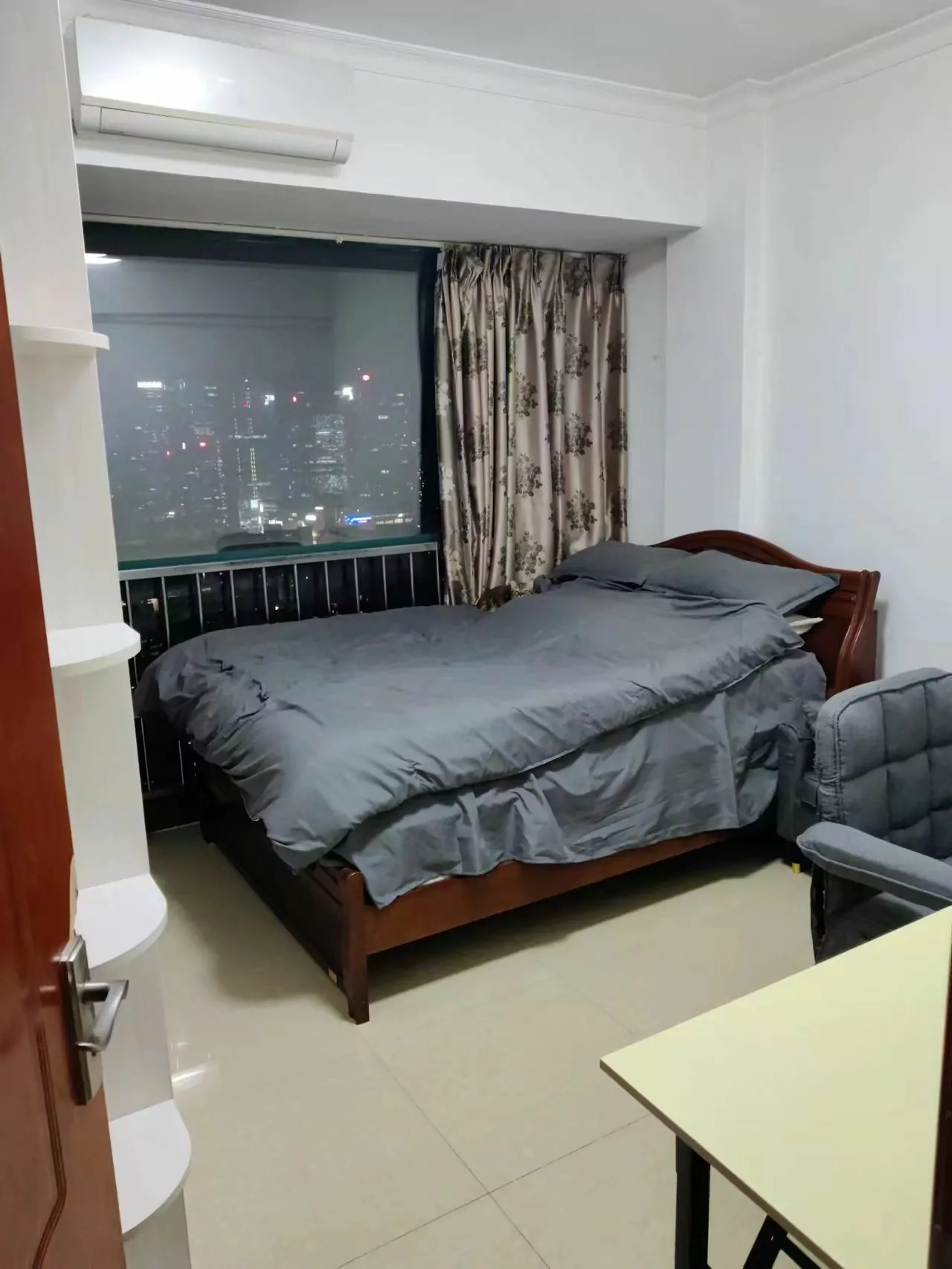 Featured image for “Master Bedroom in a 2 bedroom apartment in Futian for rent”
